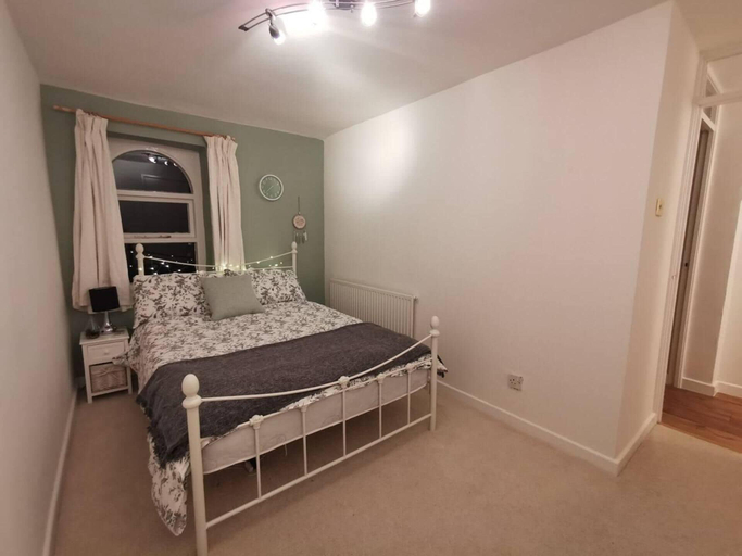 Bedroom 2, Lancaster 1 bed Cottage Apartment- M6 - Lancs Uni, Lancashire