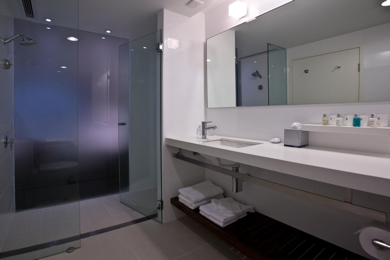 Bathroom 19