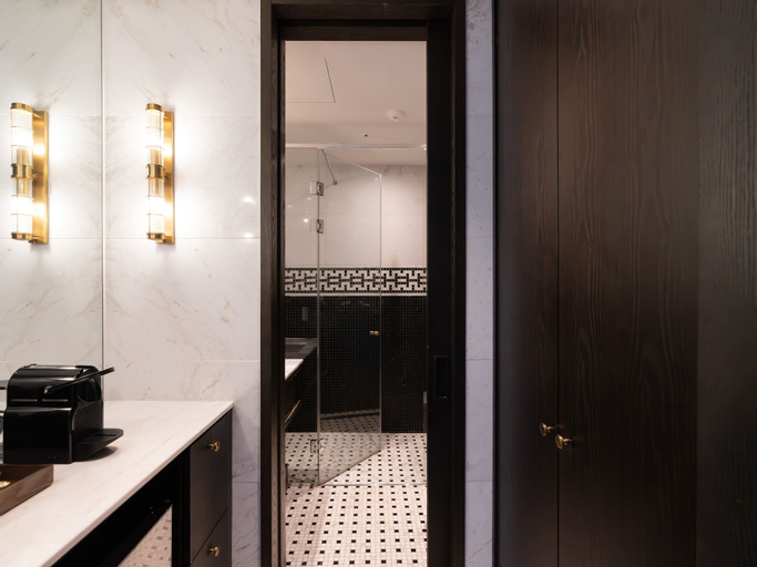 Bathroom 26