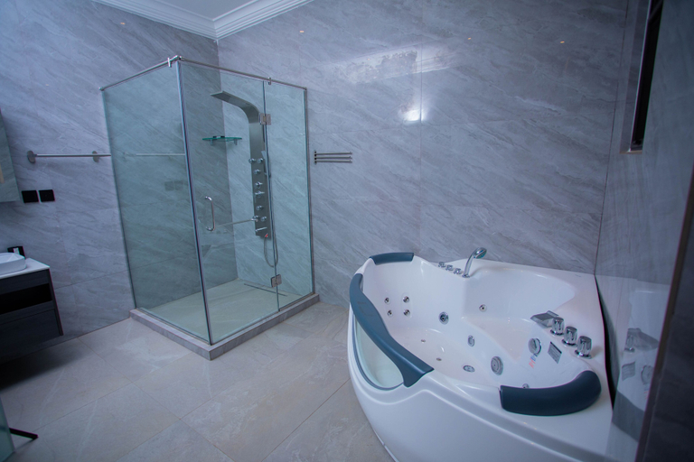 Bathroom 3, The Pearl Luxury Apartments, Kumasi