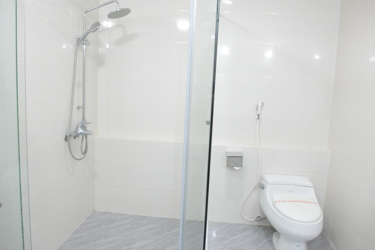 Bathroom 4, Coecco Xieng Khouang Hotel, Pek
