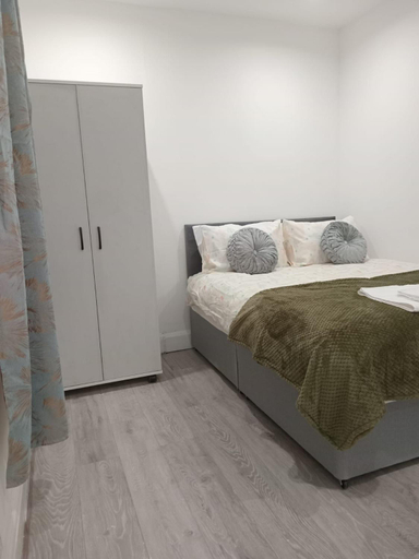 Others 2, Good priced Single Rooms in harrow with shared bathrooms, London
