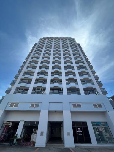 Others 4, Mike's Condo, Si Racha