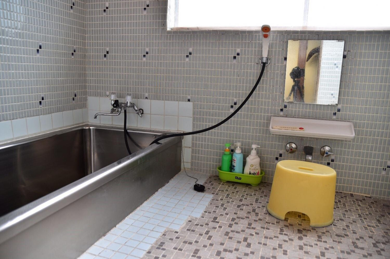 Bathroom 4, Guest House Shiroikiseki, Toyama