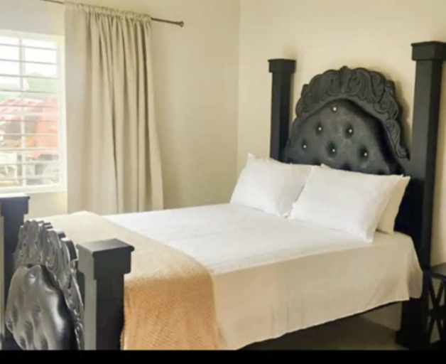 Primary image, Remarkable 2-bed House in Discovery Bay