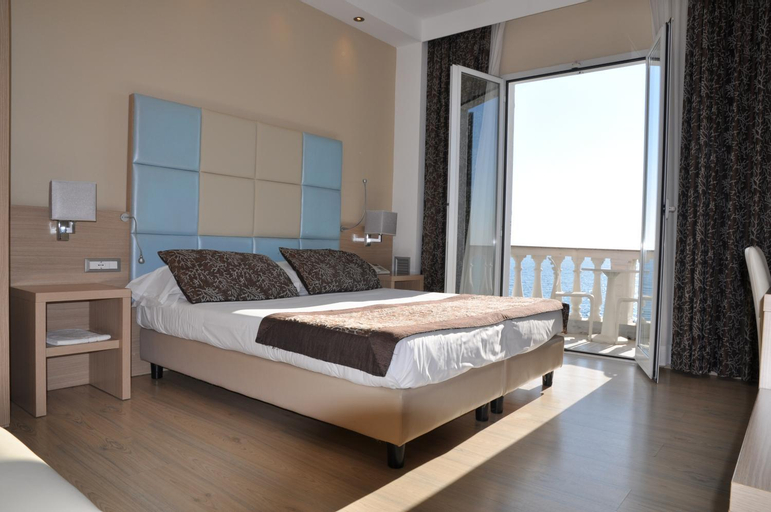 Bedroom 4, Piccolo Lido, Imperia