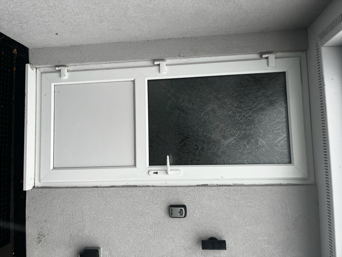 Others 3, Separate One Bedroom Large Apartment in Slough, Slough