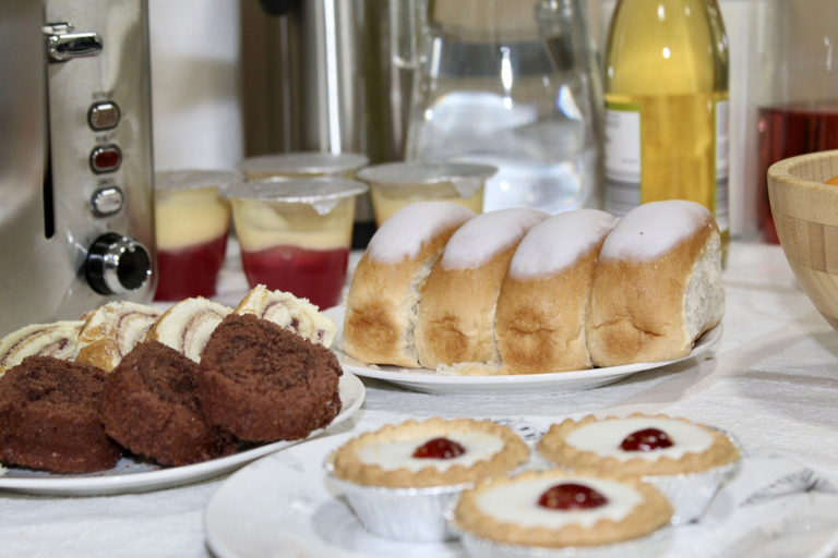 Food & Drinks 5, The Mini Hotel -Birmingham City-FREE BREAKFAST, Birmingham