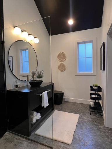 Bathroom 3, Anson Arbor Farm, Sevier