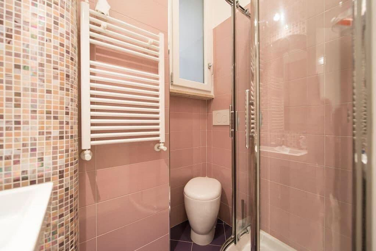 Bathroom, Vacanze Romane Laterano, Rome