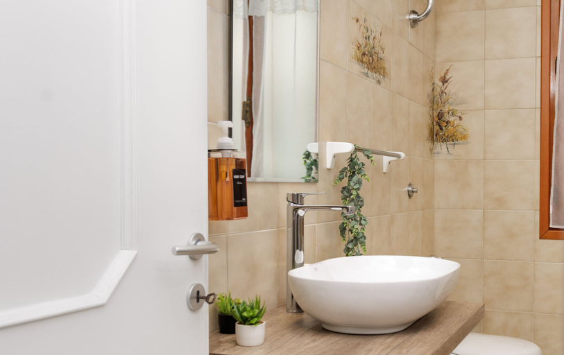 Bathroom, LIBERA HOUSE Sweet apartments, Chieti