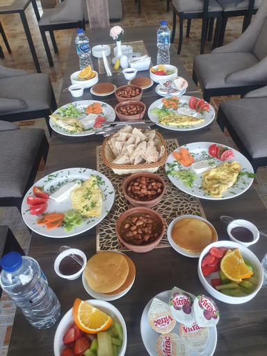Food & Drinks 5, Holy Sheet Plus, Qasr an-Nil