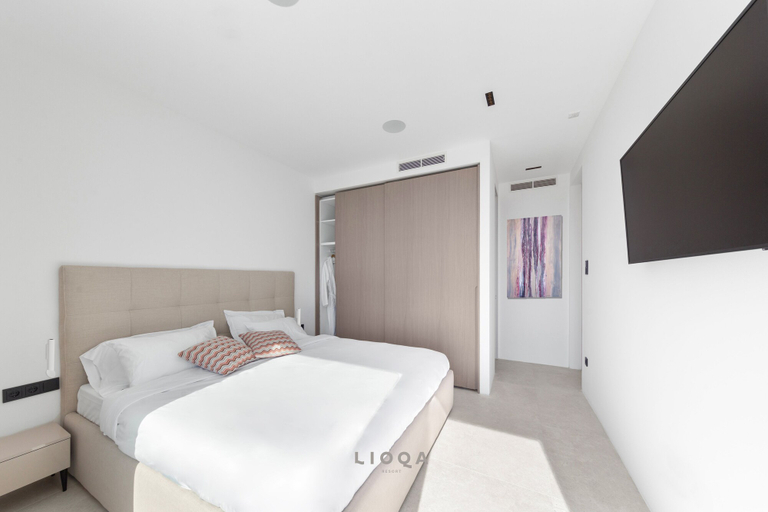 Bedroom 3, LIOQA Resort, Preko
