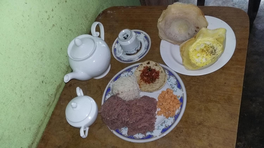 Food & Drinks 5, Ameesha guesthouse, Habaraduwa