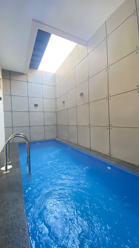 Swimming Pool 15