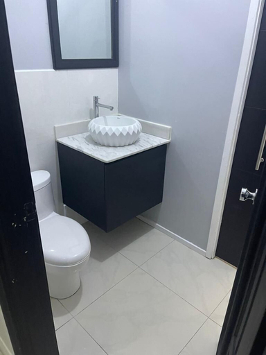 Bathroom 3, Impeccable 2-bed Apartment in Kingston With Pool