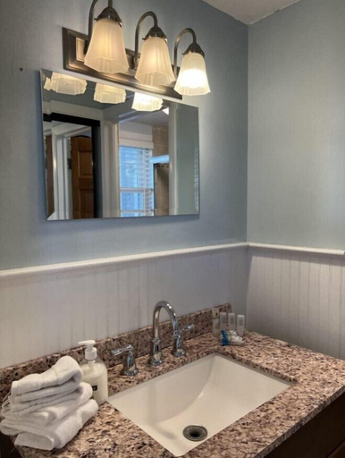 Bathroom 5, Sea Shell Motel, Barnstable