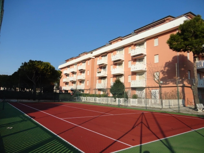 Tennis court, Relax and Enjoy a Garden and Pool, Venezia