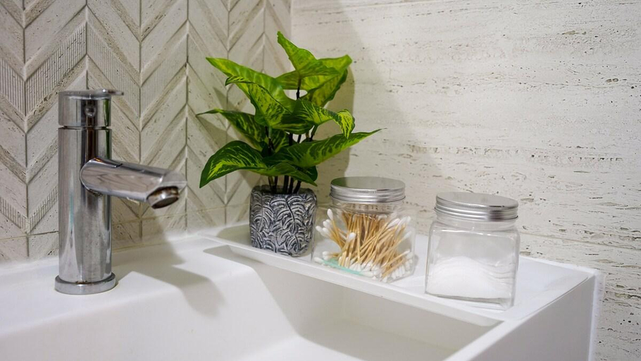 Bathroom 3, Qurum Serenity: 2-BR in Muscat, Muttrah