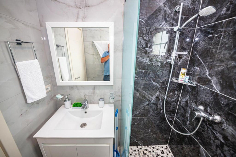 Bathroom, Room in B&B - Albania Dream Holidays Room Ksamil, Sarandës