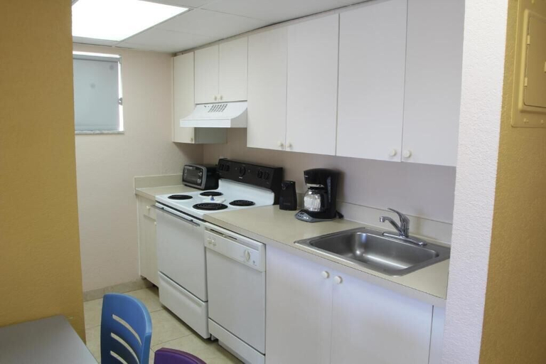 Others 5, Canada House Pompano Beach, Broward
