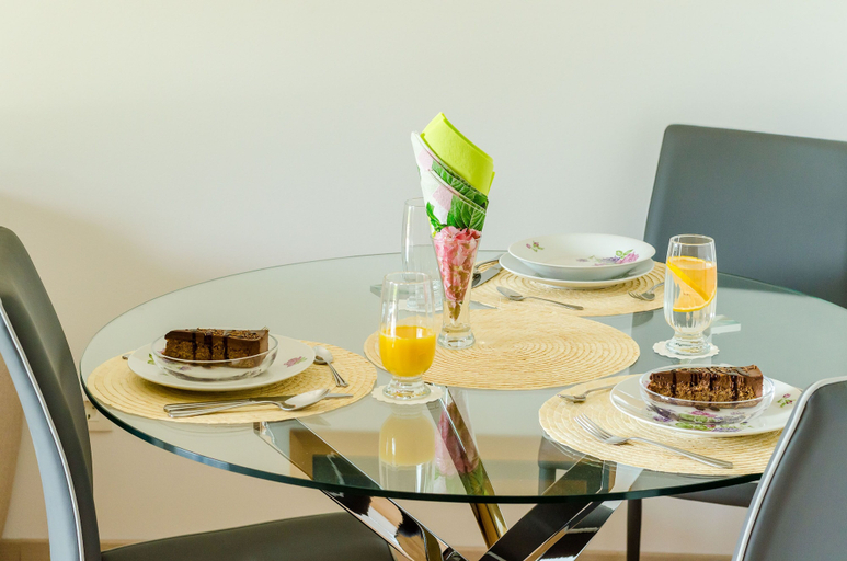Food & Drinks, Villa Dolores Apartments, Pojezerje