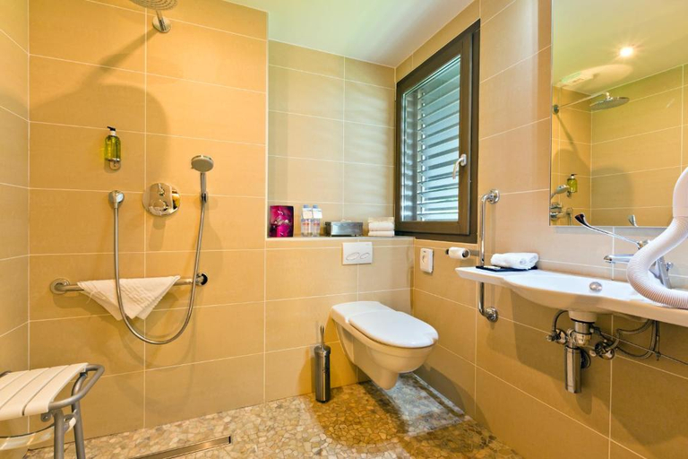 Bathroom 4, Logis La croix de Savoie, Haute-Savoie