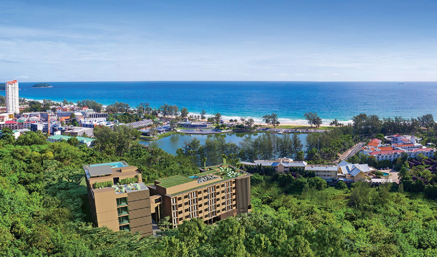 Exterior & Views