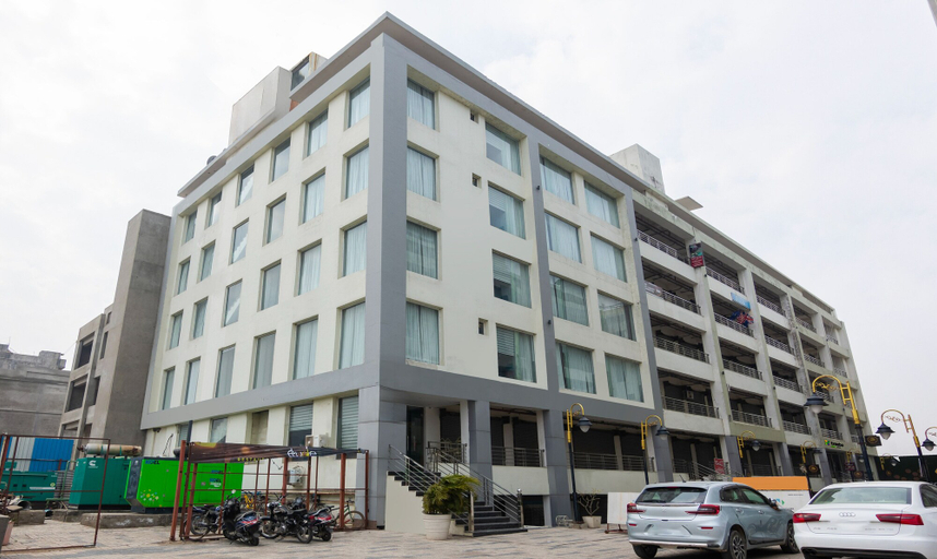 Exterior & Views 2, Treebo Gatiman, Sahibzada Ajit Singh Nagar
