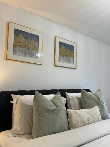 Bedroom 2, Stunning 2-bed Apartment in Dartford, Kent