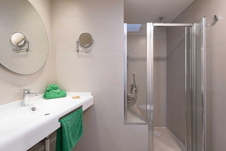 Bathroom 4, Cordial Green Golf Bungalows, Las Palmas