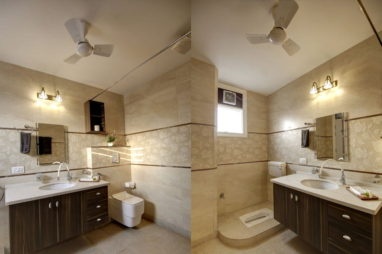 Bathroom 2, SONESTA LUXURY APARTMENT, Delhi