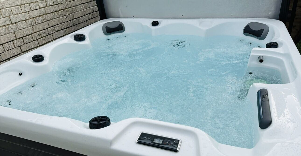 Bathroom 3, House few Mins From Beach With hot tub & Sauna, West Sussex