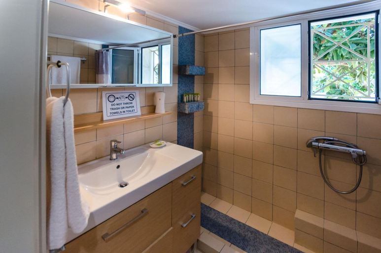 Bathroom 4, Aquarius - Glyfada detached house, Attica