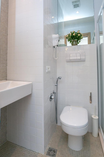 Bathroom 4, Colonna, Venezia