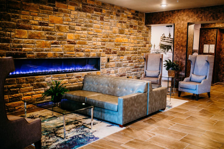 Public Area 2, Cobblestone Hotel & Suites - International Falls, Koochiching