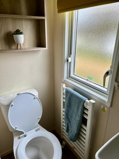 Bathroom 3, Beautiful Static Caravan Hoburne Devon Bay, Torbay