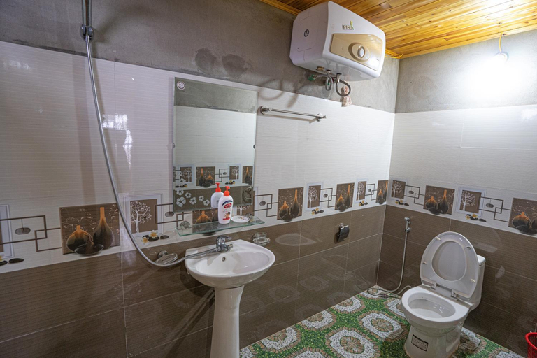 Bathroom 3, Hoa Chanh Bungalow, Sa Pa