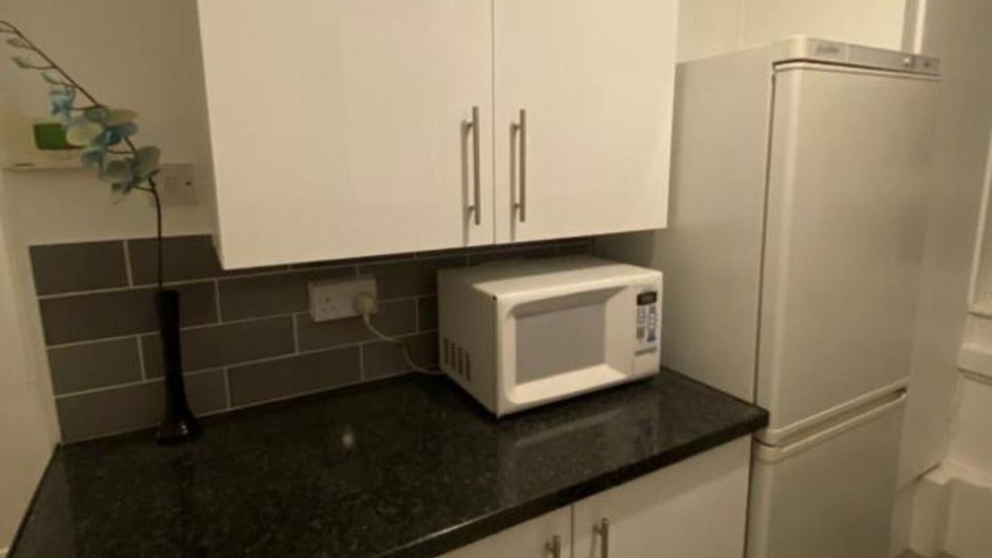 Others 3, Room in Apartment - Normanton - Deluxe Double Room, Birmingham