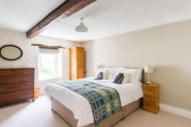Bedroom 2, Simple Luxury in Brecon Beacons Village House, Carmarthenshire