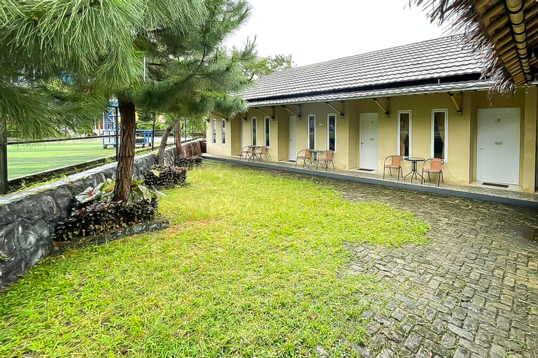 Exterior & Views 4, RedDoorz @ Kampung Istal Bogor, Bogor