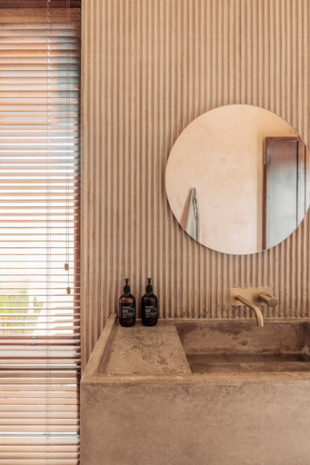 Bathroom 3, Abu X Abu, Badung