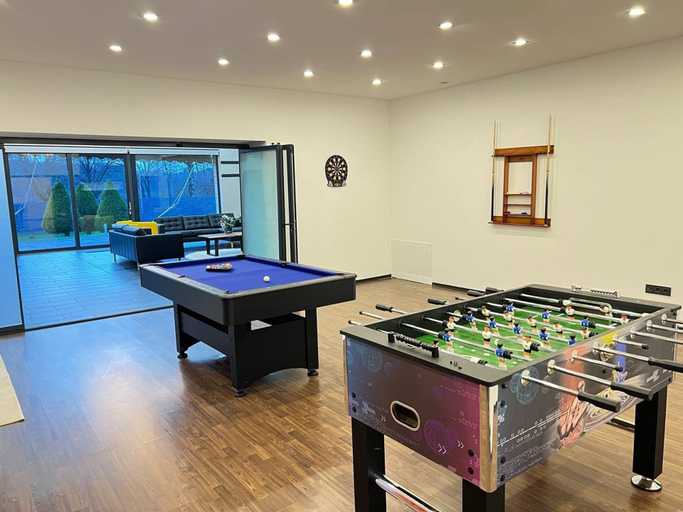 Game room 2, Escape to Pottum Luxury Villa, Westerwaldkreis