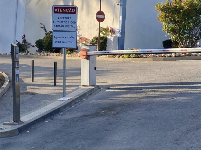Property grounds 4, 1-bed - Sleeps 4 - Free Parking, Portimão