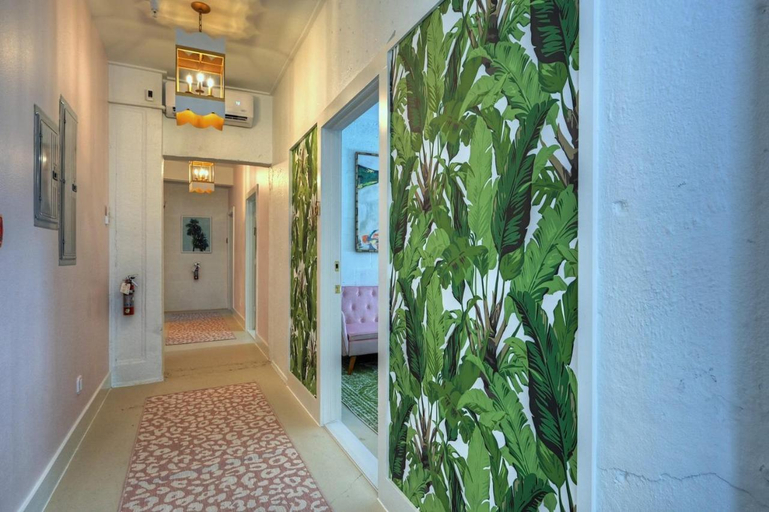 Others 3, Room 6 Oleander Hotel Walk to Cruise Terminal, Restaurants & The Strand, Galveston