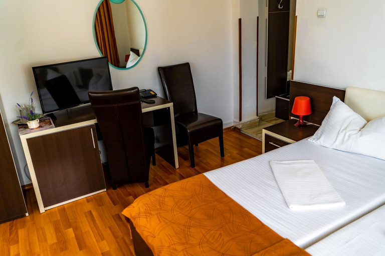 Others 5, Hotel Turist, Pucioasa