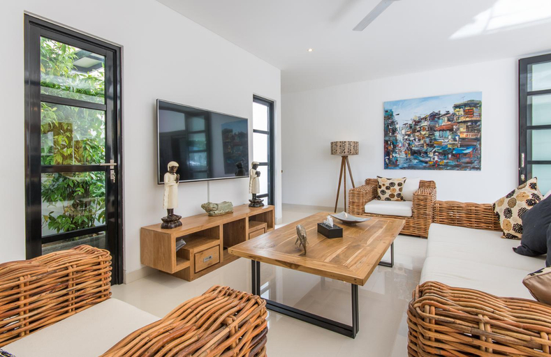 Others 4, Villa Lora, Badung
