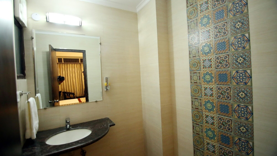 Bathroom, New Rousha Inn Ghaziabad, Gautam Buddha Nagar