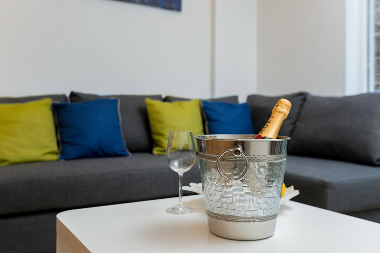 Others 2, Skyvillion - Tower Point Enfield 2bed Wbalcony, London