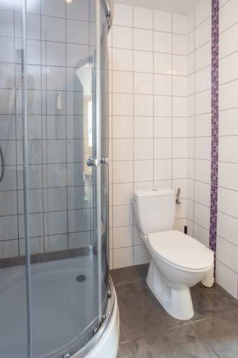 Bathroom 3, Shick Hostel & Apartments, Środa Śląska